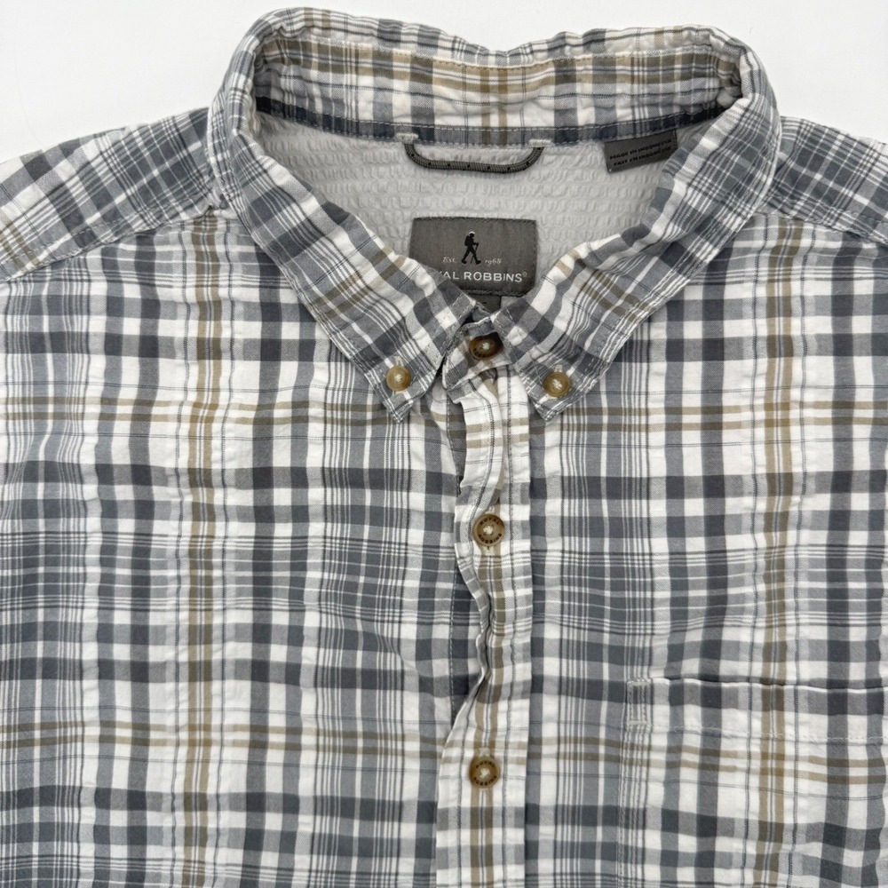 Royal Robbins Button Down Men‎ Large Grey Plaid Short Sleeve Seersucker Shirt